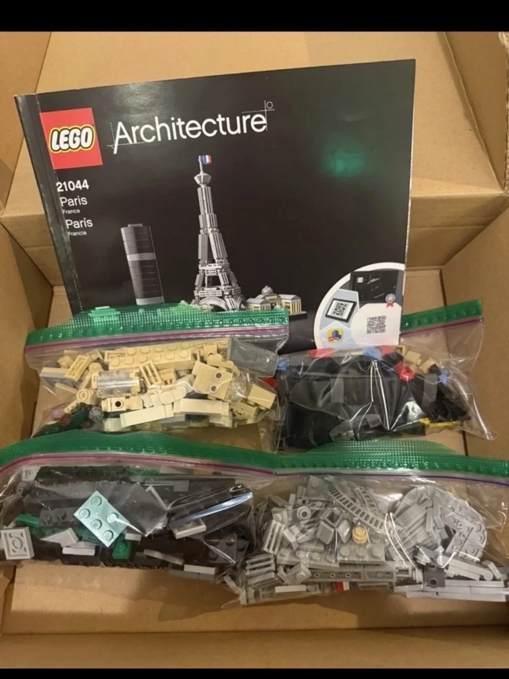 LEGO Architecture Paris Skyline 21044 - RETIRED Set w/ Manual NO BOX